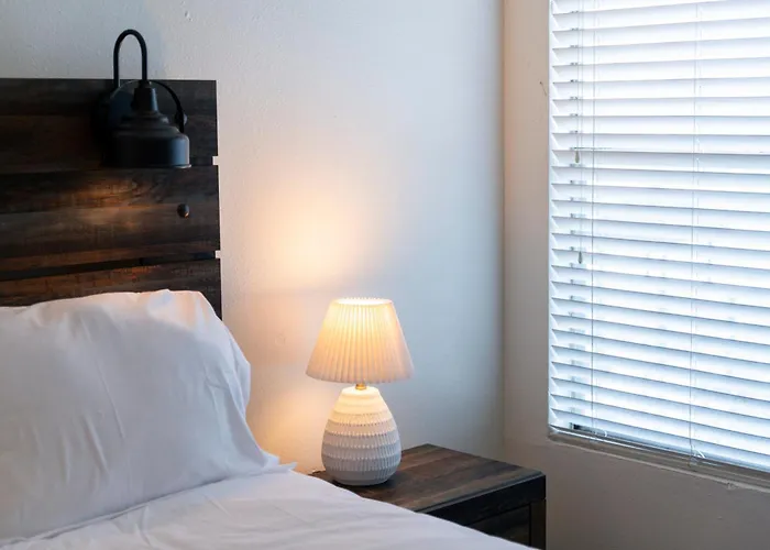 Comfortable 2Br - Pool Near Major Attractions