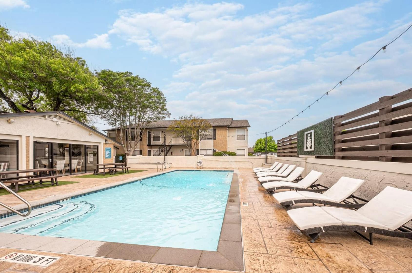 Comfortable 2br - Pool Near Major Attractions Apartamento
